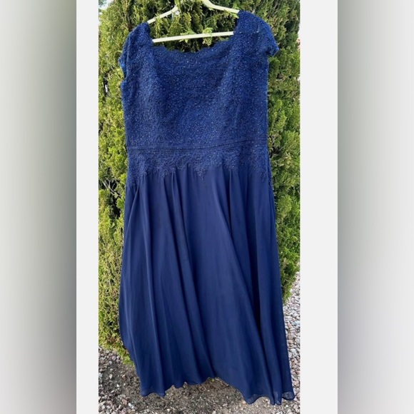 Morilee MGMY Size 18 Beaded A-Line Evening Gown – Navy Chiffon - Picture 4 of 7